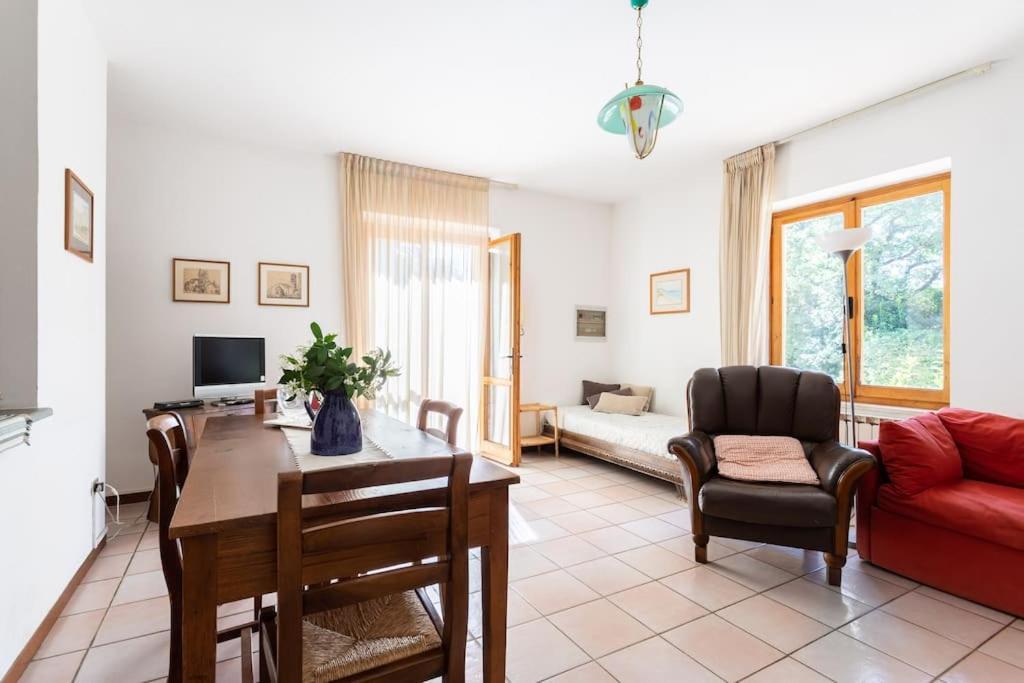 Apartment In Nature,10Min From City ペルージャ エクステリア 写真